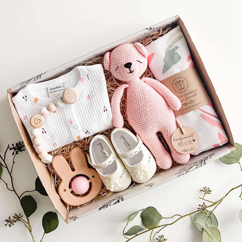 Suri Baby Geschenkset - Perfekte Baby Geschenke zur Geburt